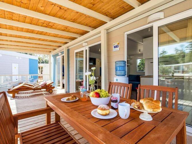 Premium Mobile Home In Novalja Exterior photo